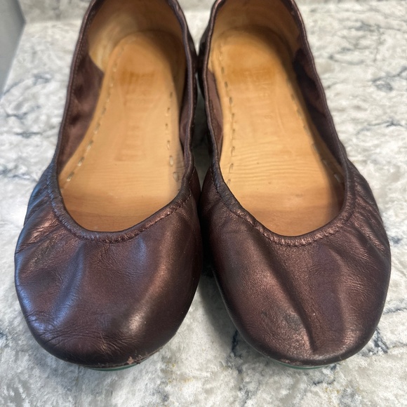 Limited edition raspberry truffle tieks - Picture 1 of 4